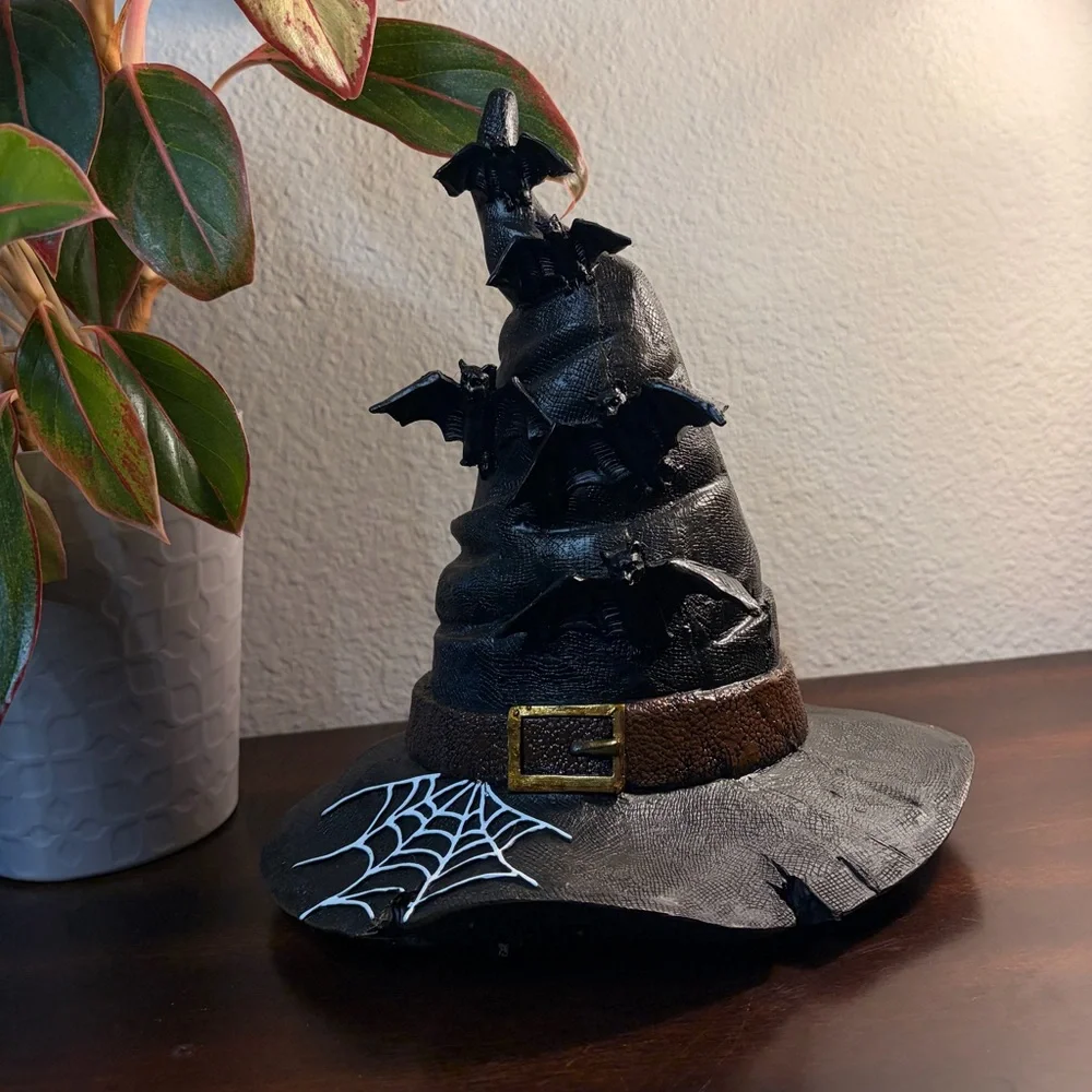Two piece witch hat and shoes holiday decor - Picture 5 of 7